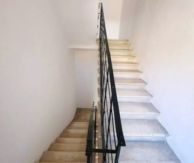 ペンション Pyrotima Apartments