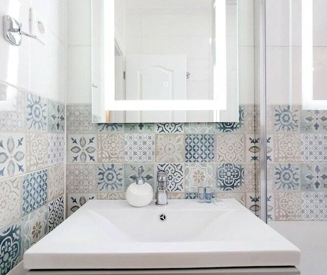 ペンション Pyrotima Apartments