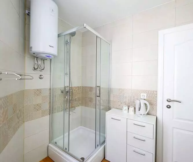 ペンション Pyrotima Apartments