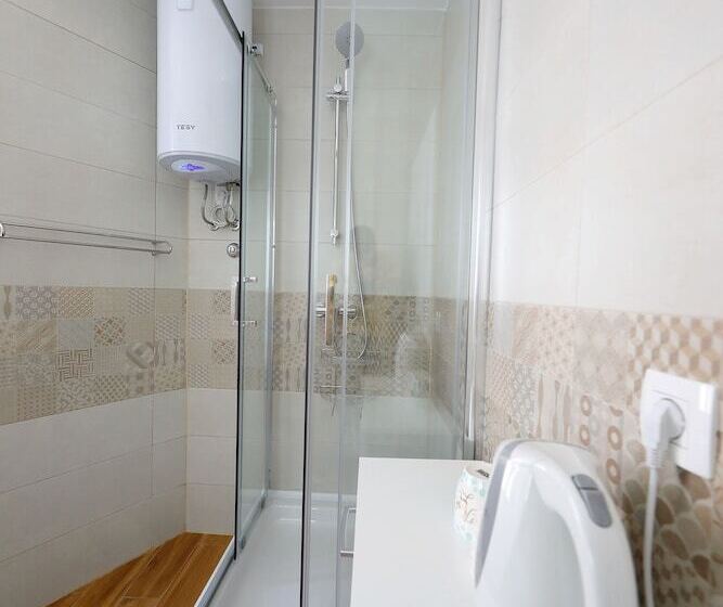 ペンション Pyrotima Apartments