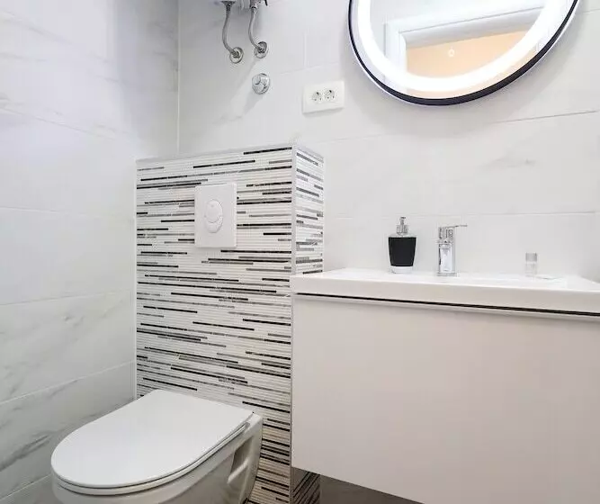 ペンション Pyrotima Apartments