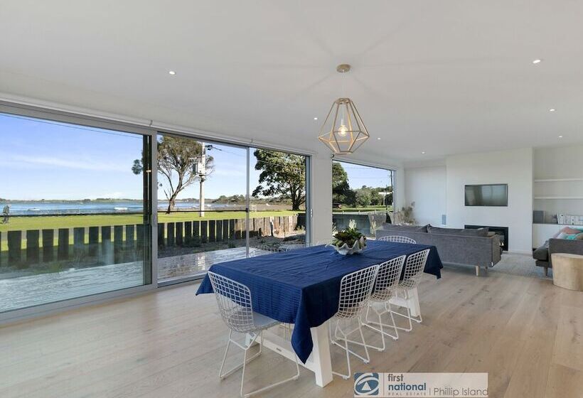 Pukeko Beach House