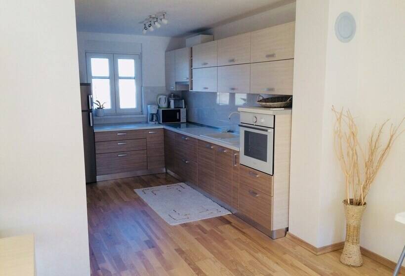 Apartment Hennion / Two Bedrooms A3 Liam