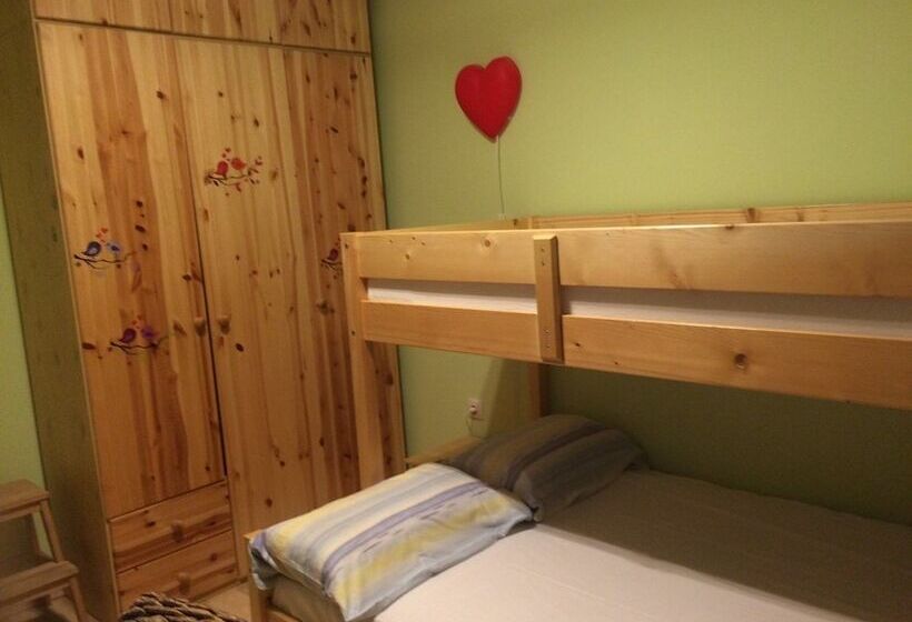 Apartment Hennion / Two Bedrooms A3 Liam