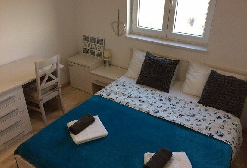 Apartment Hennion / Two Bedrooms A3 Liam