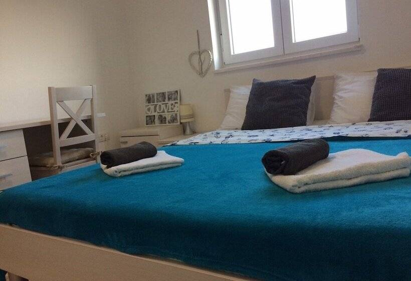 Apartment Hennion / Two Bedrooms A3 Liam