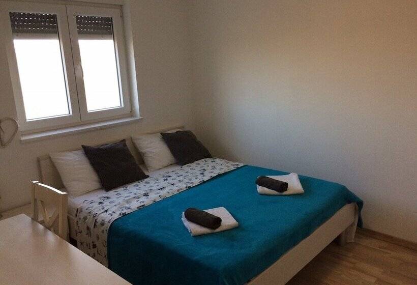 Apartment Hennion / Two Bedrooms A3 Liam