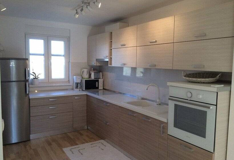 Apartment Hennion / Two Bedrooms A3 Liam