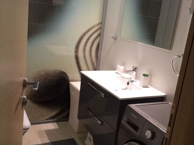 Apartment Hennion / Two Bedrooms A3 Liam