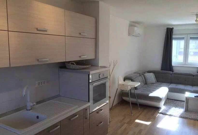 Apartment Hennion / Two Bedrooms A3 Liam