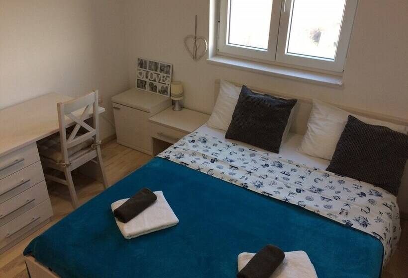 Apartment Hennion / Two Bedrooms A3 Liam