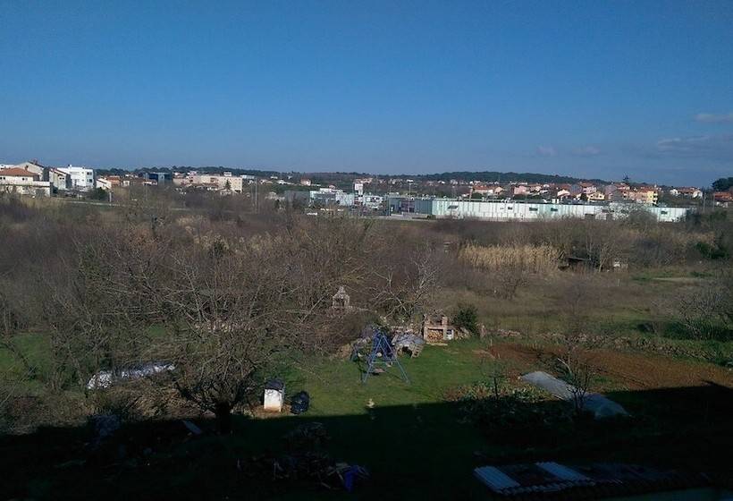 Apartment Hennion / Two Bedrooms A3 Liam