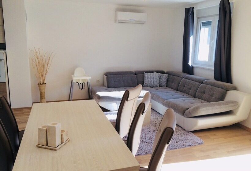 Apartment Hennion / Two Bedrooms A3 Liam