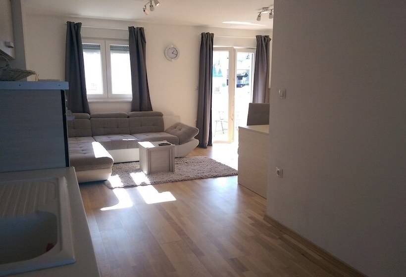 Apartment Hennion / Two Bedrooms A3 Liam