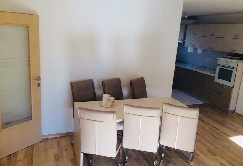 Apartment Hennion / Two Bedrooms A3 Liam