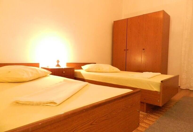 Apartment Jagoda / Two Bedrooms A1