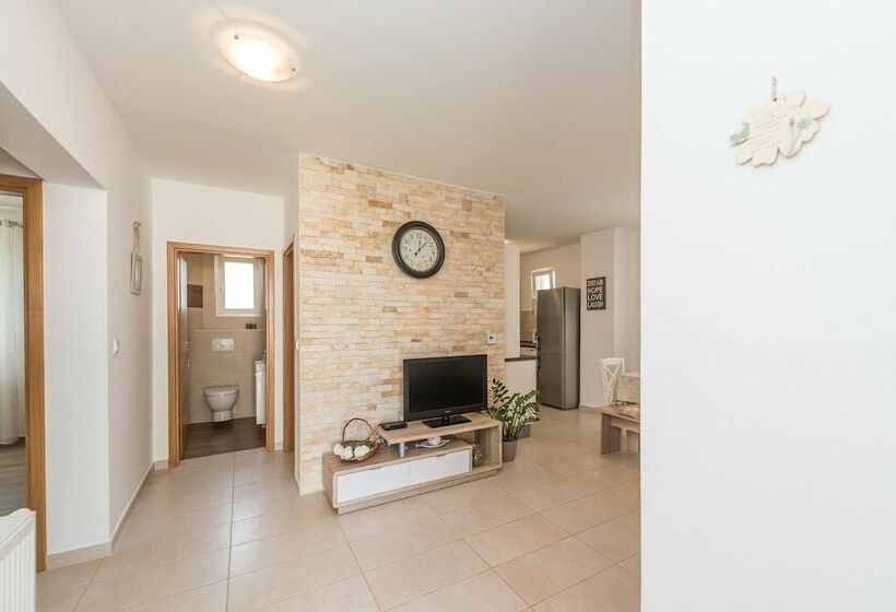 Apartments Mirjana Privlaka / A1 Two Bedrooms