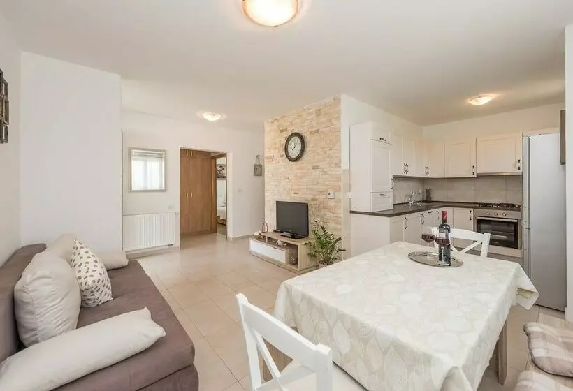 Apartments Mirjana Privlaka / A1 Two Bedrooms