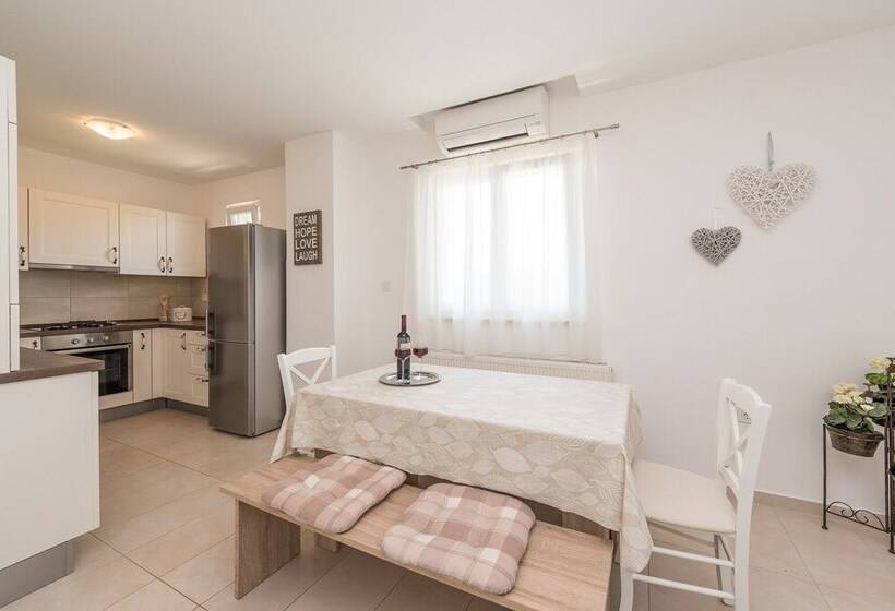 Apartments Mirjana Privlaka / A1 Two Bedrooms