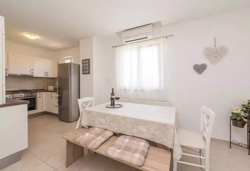 Apartments Mirjana Privlaka / A1 Two Bedrooms