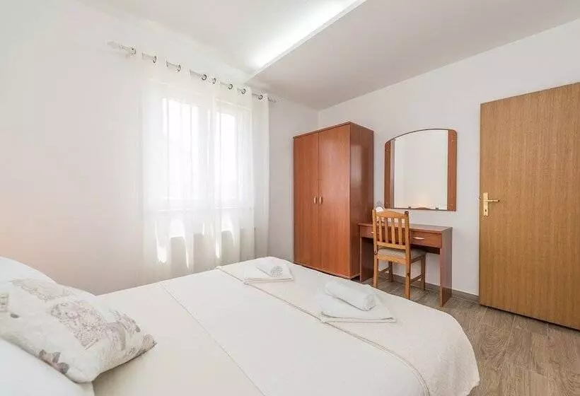 Apartments Mirjana Privlaka / A1 Two Bedrooms