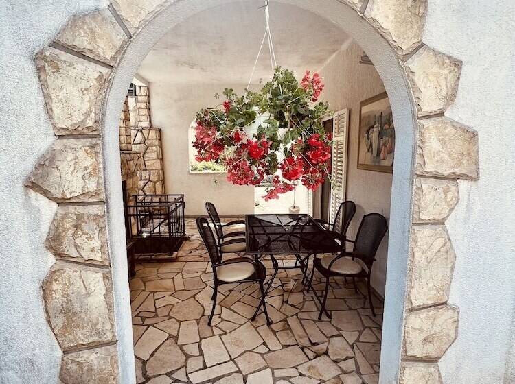 Apartment Wood Street And India