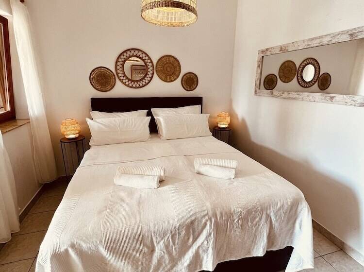 Apartment Wood Street And India