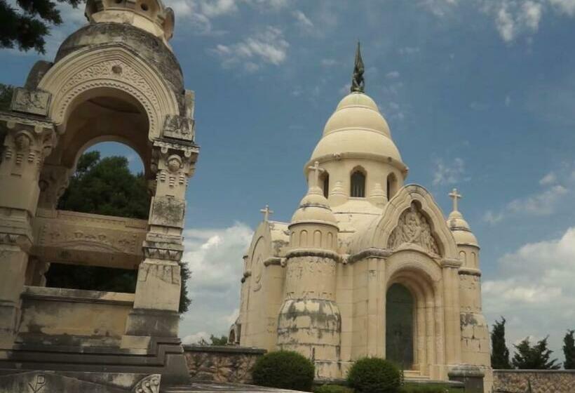 Apartments Best Location