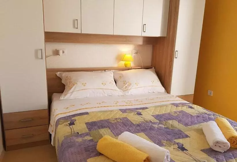 Apartments Brižić
