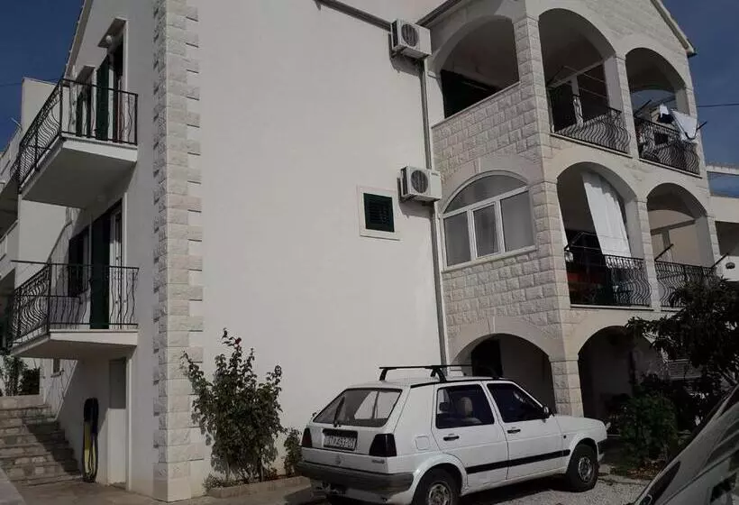 Apartments Brižić