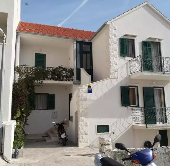 Apartments Brižić