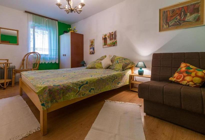 Apartments Luić 4244