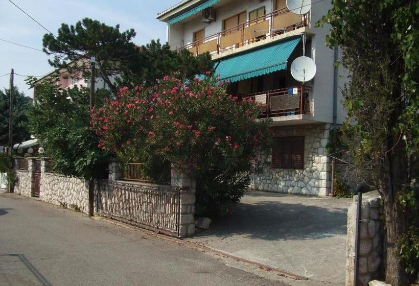 Apartments Luić 4244