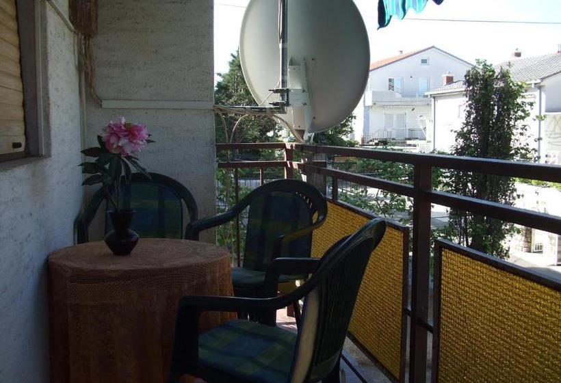 Apartments Luić 4244