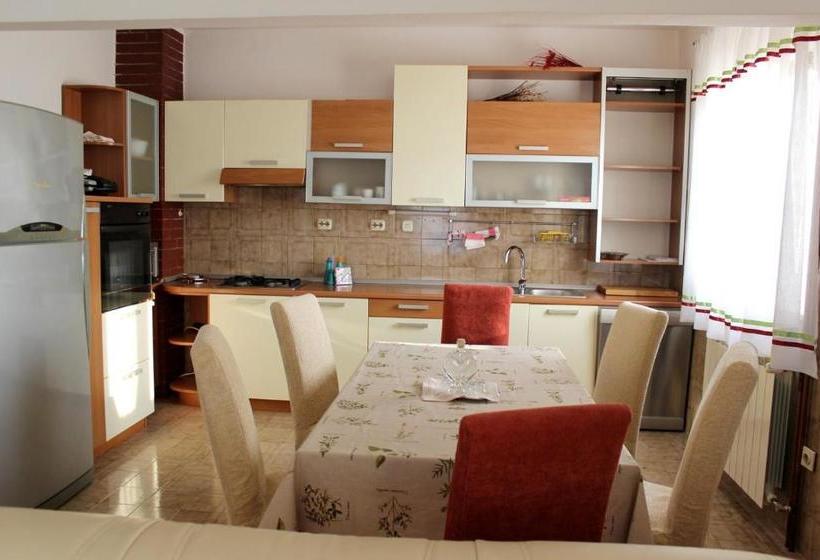 Apartments Marinović 3462