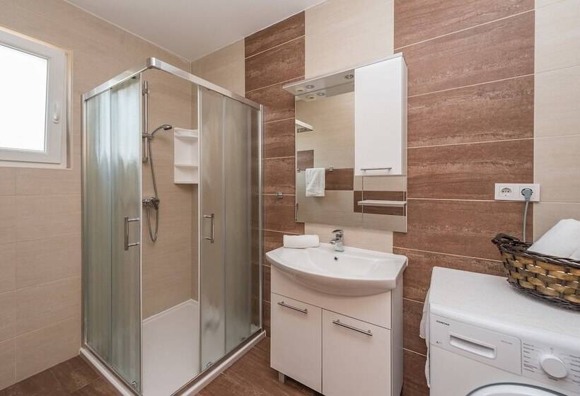 Apartments Mirjana Privlaka / A1 Two Bedrooms