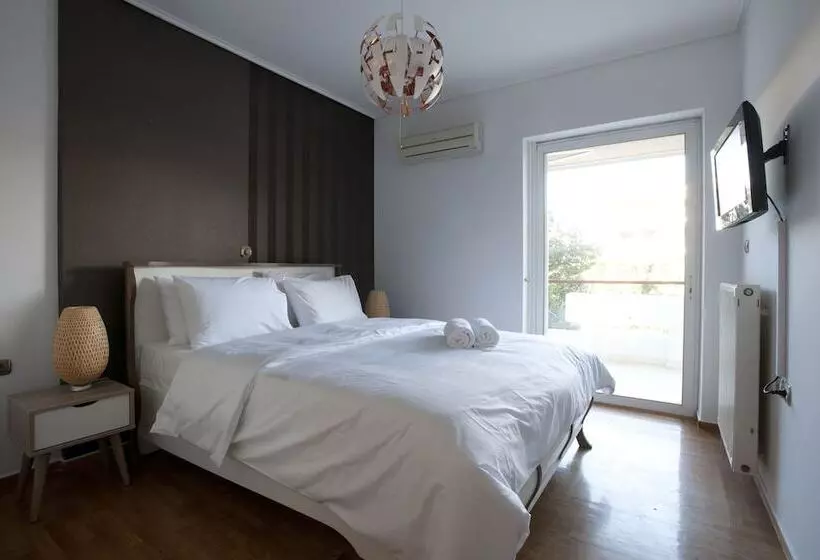 Glyfada, Modern Minimal Apartment
