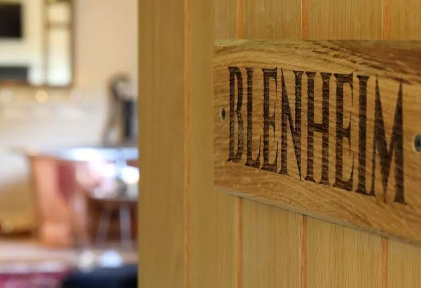 Hotelli The Harcourt Arms