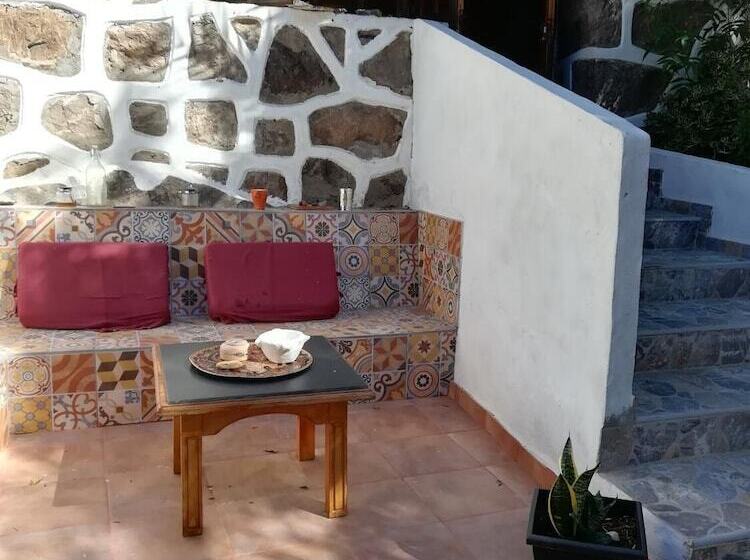 پانسیون Casa Mamánena