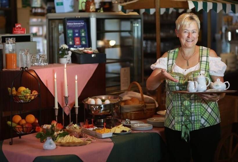 Gaststätte & Pension Lichtenhainer Wasserfall