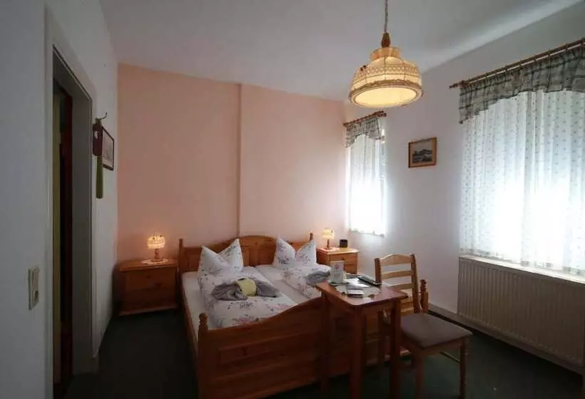 Gaststätte & Pension Lichtenhainer Wasserfall