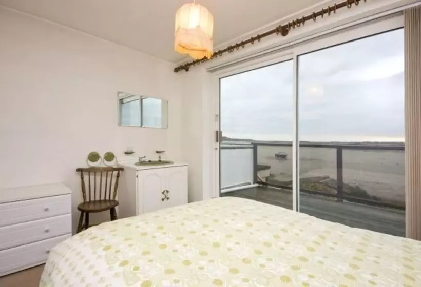 Stanpit Cottage With Scenic Views