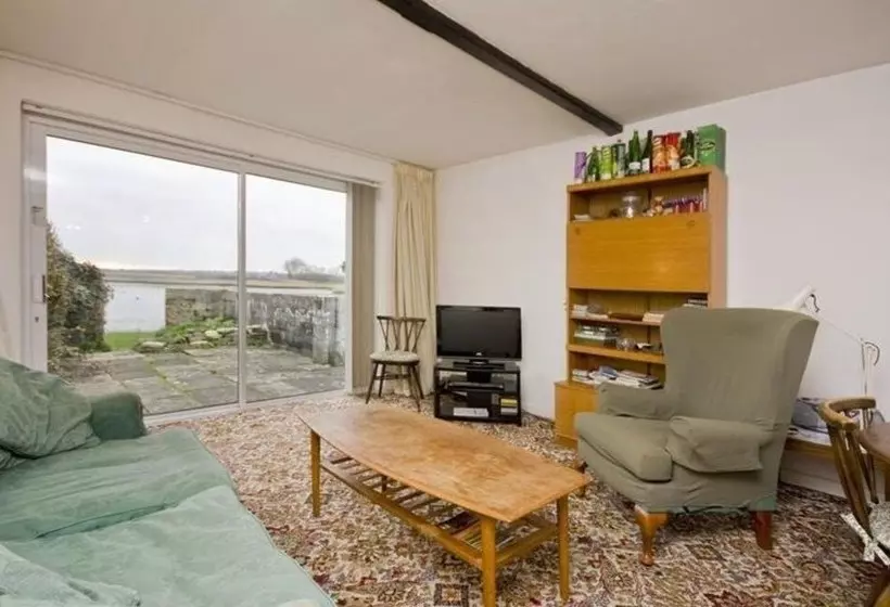 Stanpit Cottage With Scenic Views