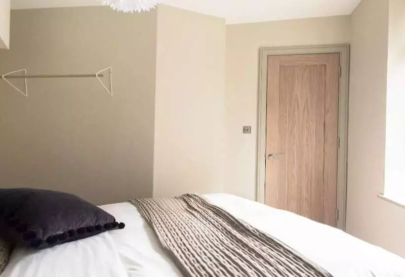 The New Bond Street Loft   Modern 1bdr City Centre Apartment