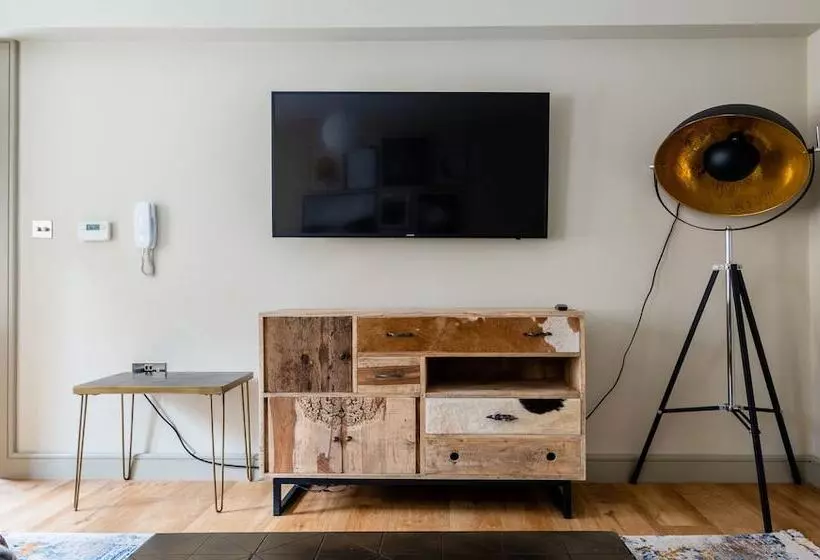 The New Bond Street Loft   Modern 1bdr City Centre Apartment