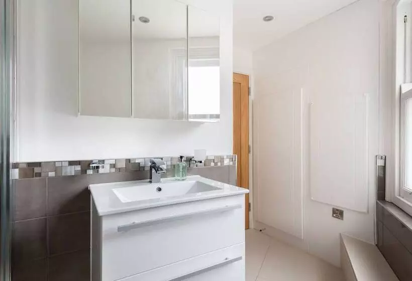 The New Bond Street Loft   Modern 1bdr City Centre Apartment