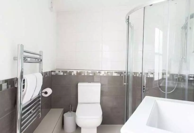 The New Bond Street Loft   Modern 1bdr City Centre Apartment
