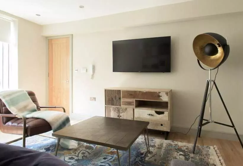 The New Bond Street Loft   Modern 1bdr City Centre Apartment