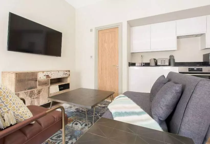 The New Bond Street Loft   Modern 1bdr City Centre Apartment