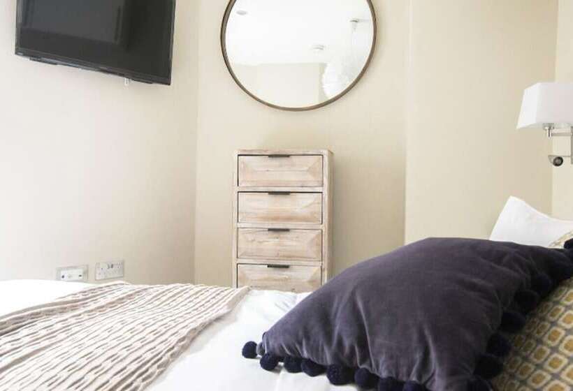 The New Bond Street Loft   Modern 1bdr City Centre Apartment
